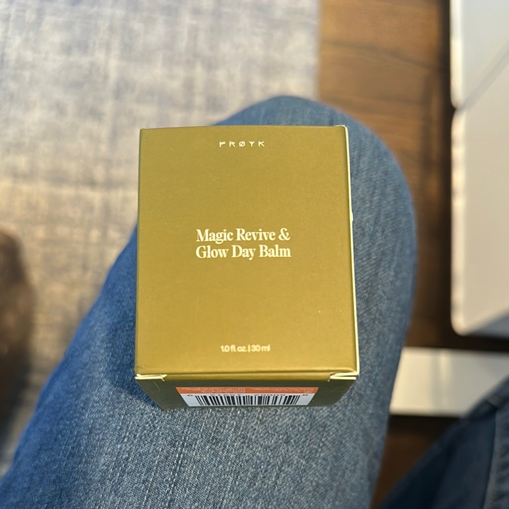 NIB - Froya Organics - Magic Revive & Glow Day Balm
